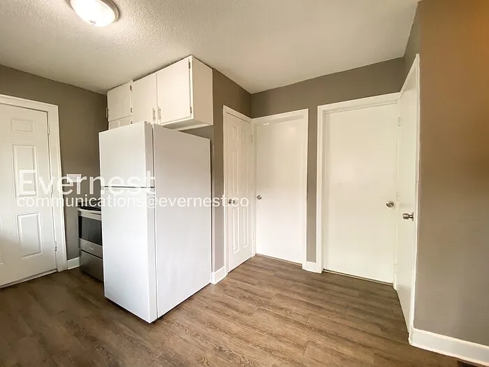 3017 E 51st St — Photo 6