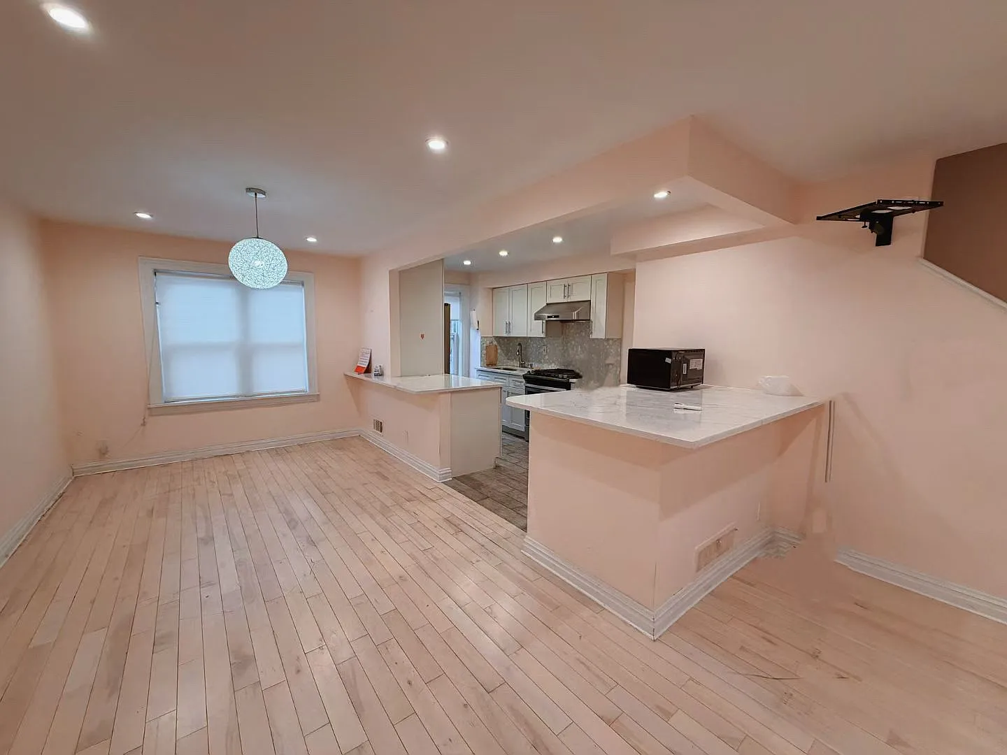 3 bed, 1152 sqft, $3,500 — Photo 3