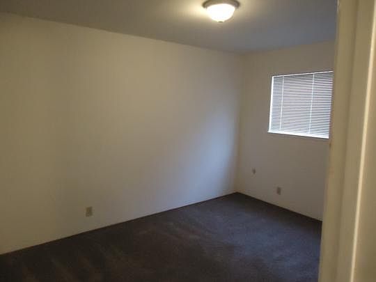 5th image of 8500 Bancroft Ave APT C