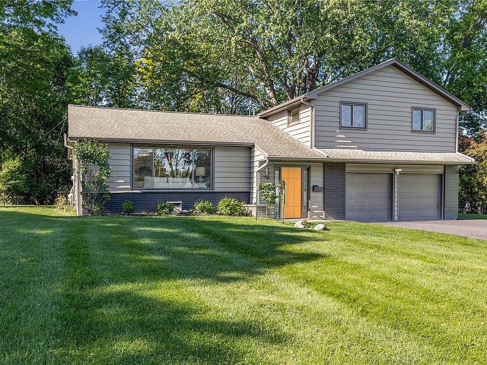 1st image of 100 Hibiscus Dr