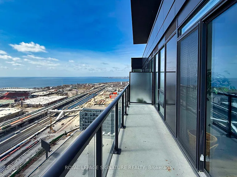 135 E Liberty St #Penthouse 9 — Photo 20