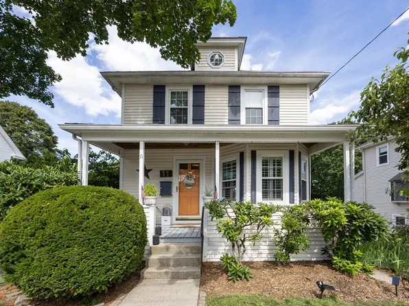 11 Grant St, Milford, MA 01757