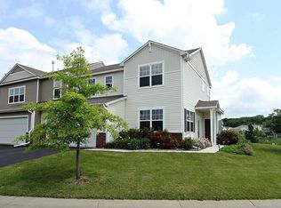 1555 Sumac Cir, Carver, MN 55315