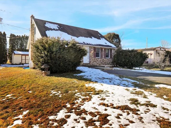 126 Nelmor Blvd, Gilbertsville, PA 19525