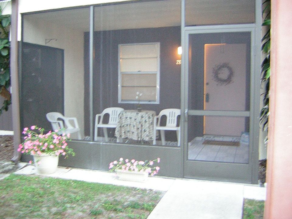 Front Lanai