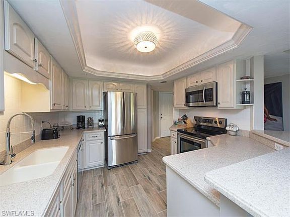 5th image of 26910 Wedgewood Dr APT 205