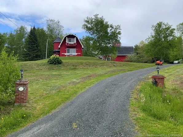 22 Rosewood Dr, Northampton, NB E7N 1P5