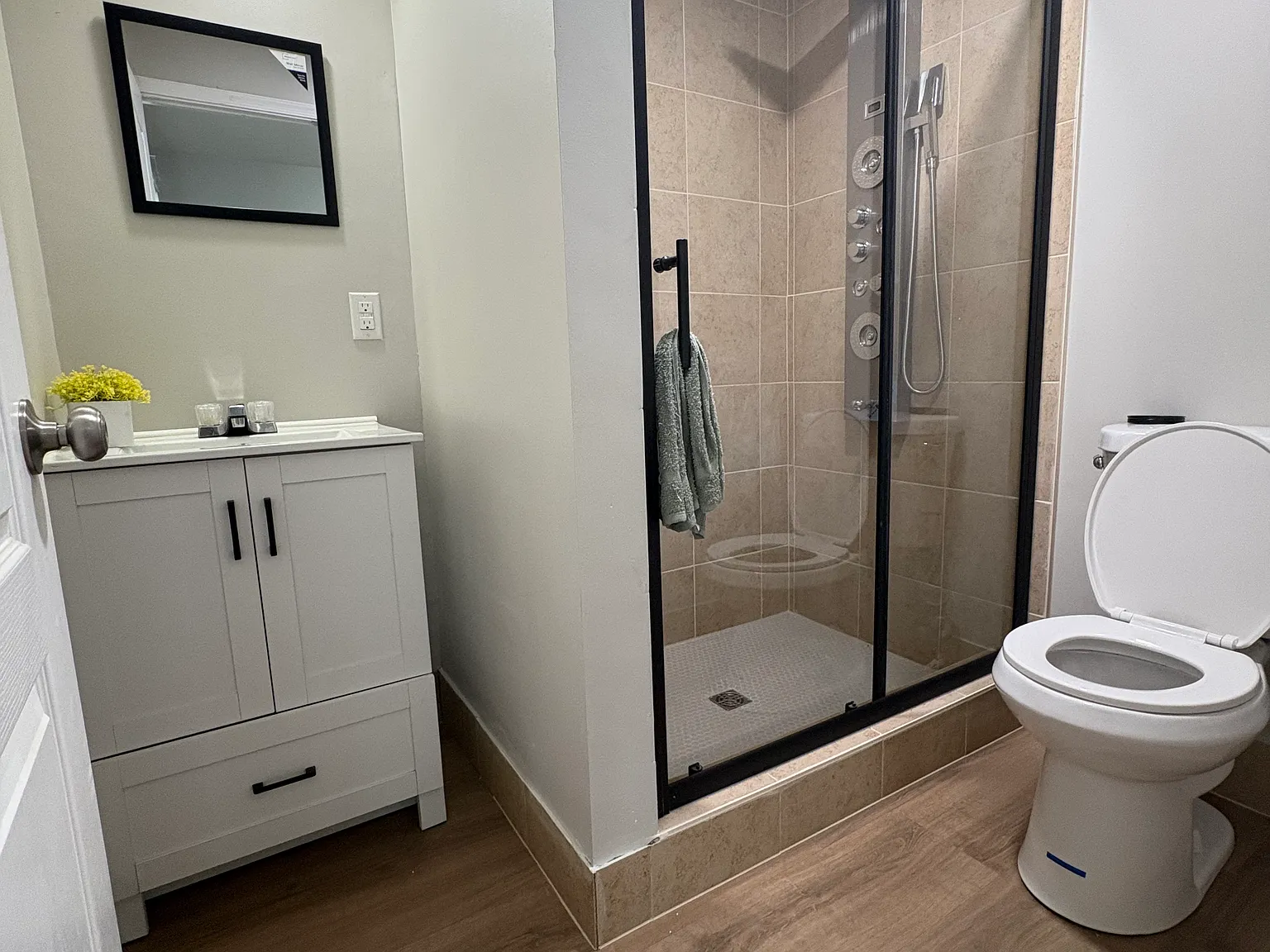 Studio, 1625 sqft, $950 — Photo 2