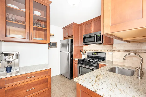 Sold by Compass | media 3