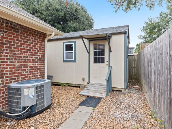 412 Bon Mange Cir, Lafayette, LA 70506