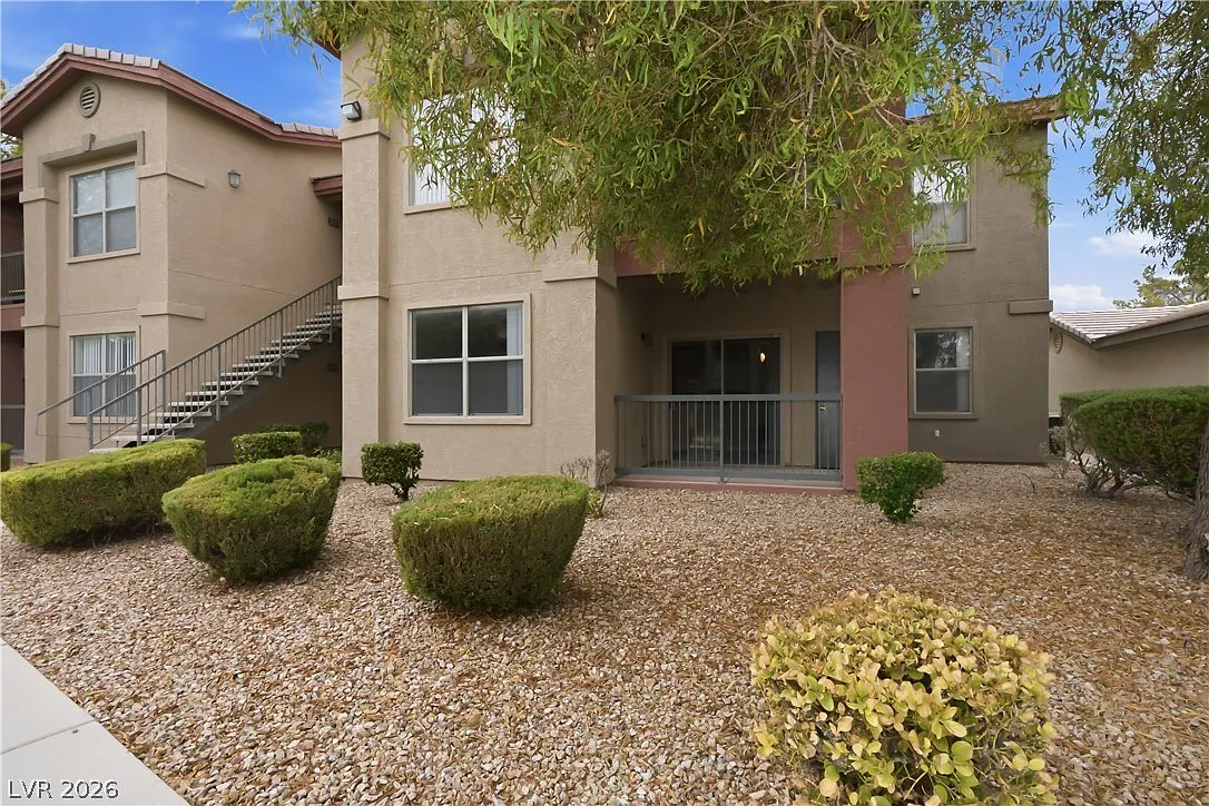 2 bed, 2.0 bath, 986 sqft, $1,350 — Photo 3