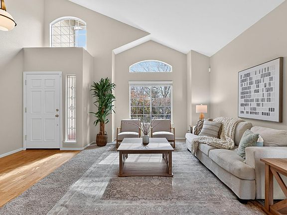 5th image of 7312 Zancada Ct