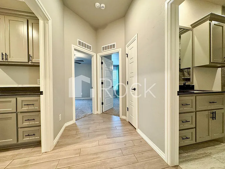19113 Grove Pkwy — Photo 25