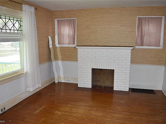 4th image of 14613 Bayes Ave