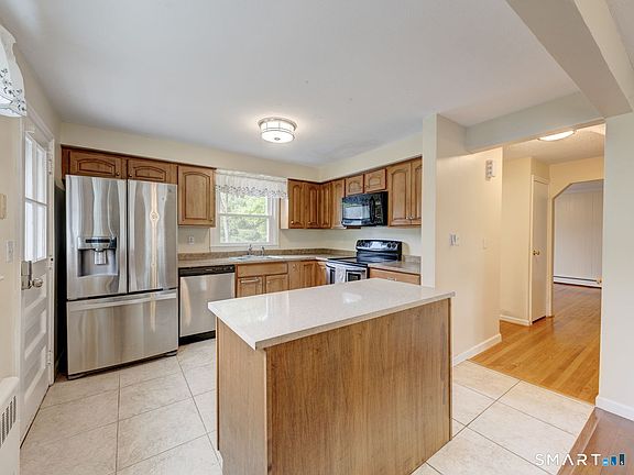 5th image of 123 Bretton Road