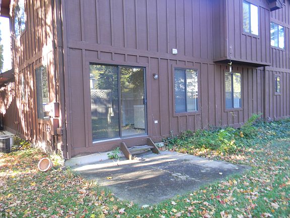 3rd image of 863 Beechlawn Ct