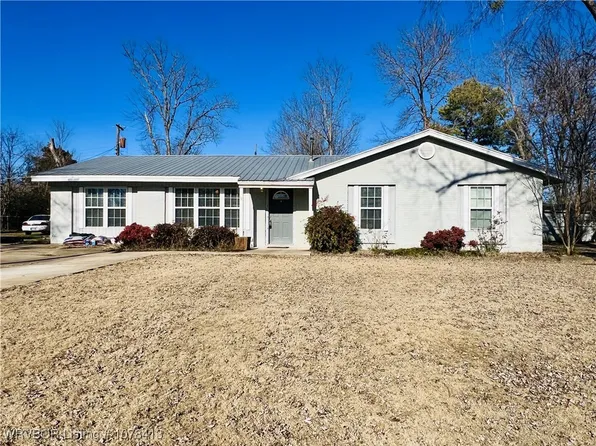 9 N Redwood Ln, Sallisaw, OK 74955