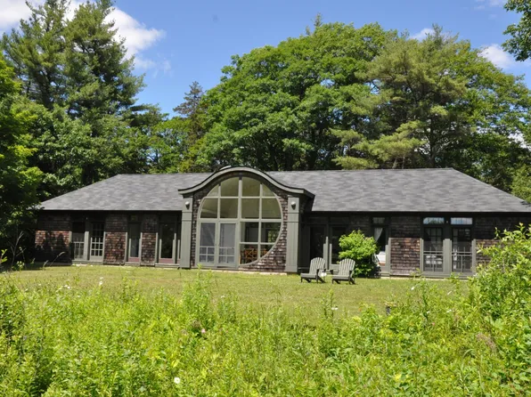 8 Morse Rd, Harrisville, NH 03450