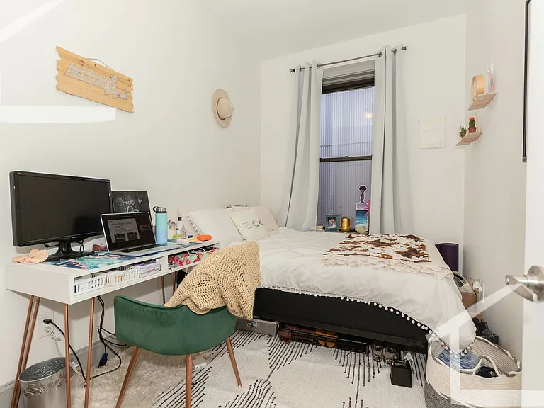 11 Belvidere St #14 — Photo 6