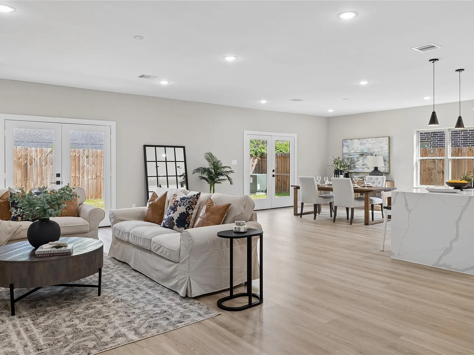 3 bed, 2.5 bath, 2325 sqft, $2,700 — Photo 4