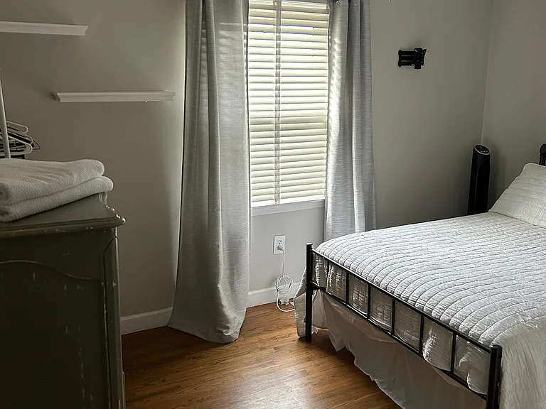 329 Locust Ave — Photo 11
