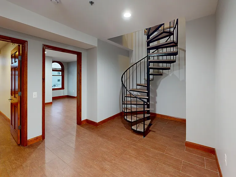 staircase 1st floor view of bedrooms