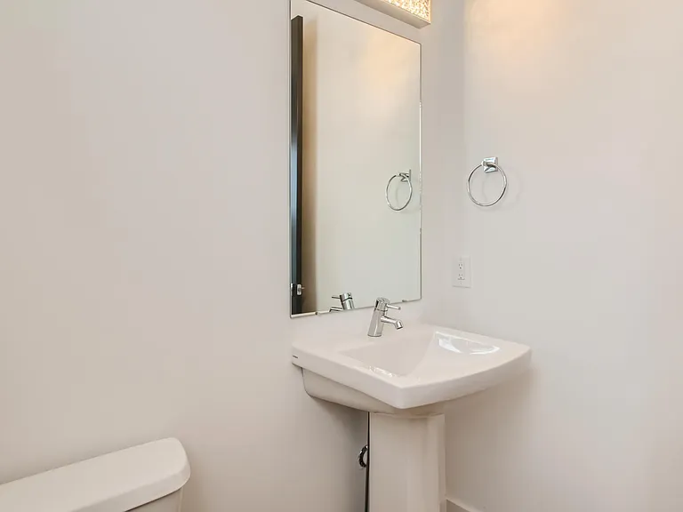 411 Serenity Ln — Photo 15