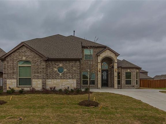 2nd image of 1008 Blue Heron Dr