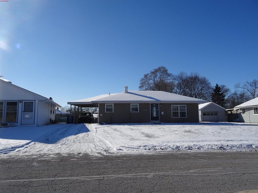 1st image of 747 Navajo Dr