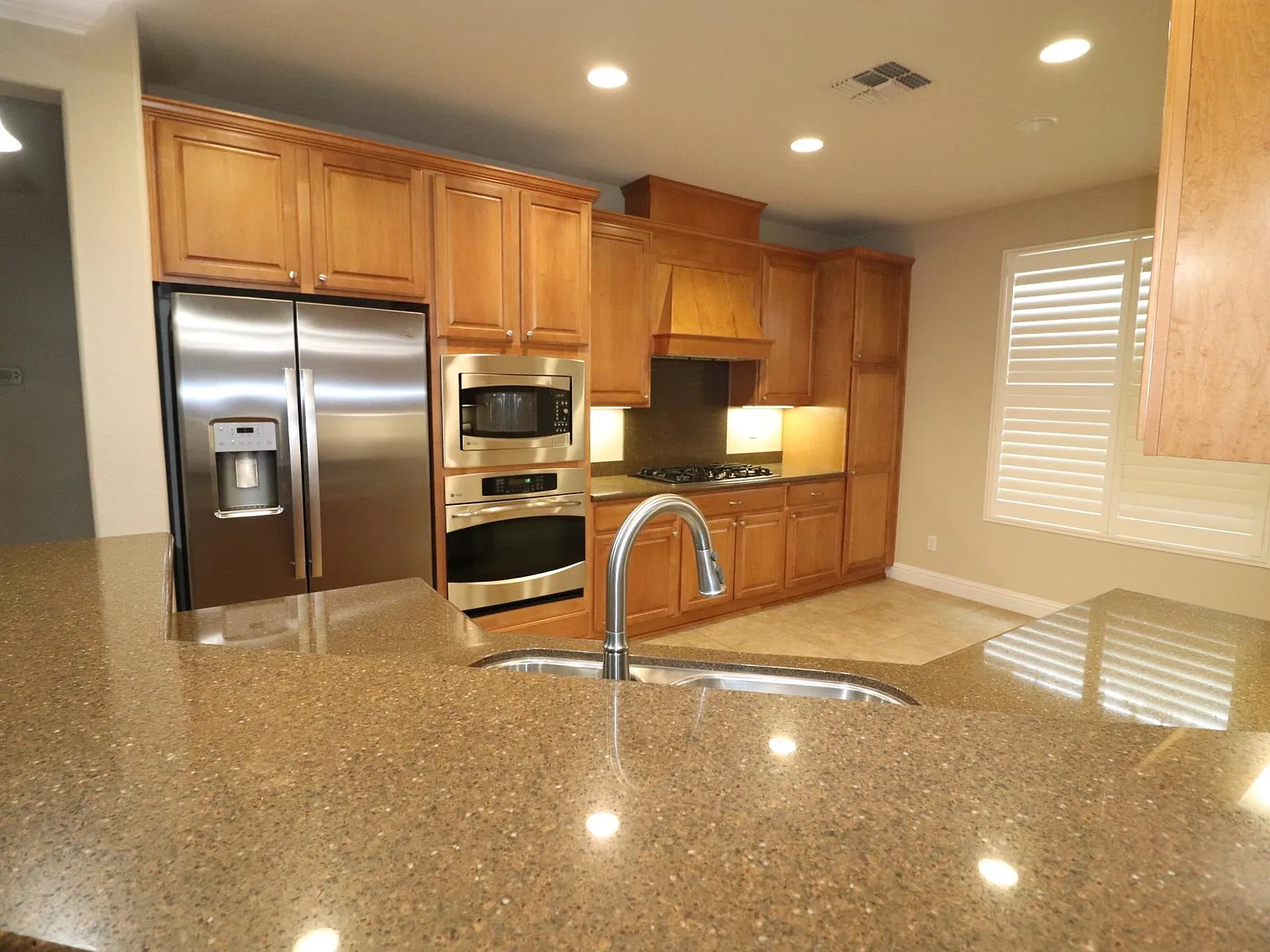 2331 Shadow Berry Dr — Photo 4