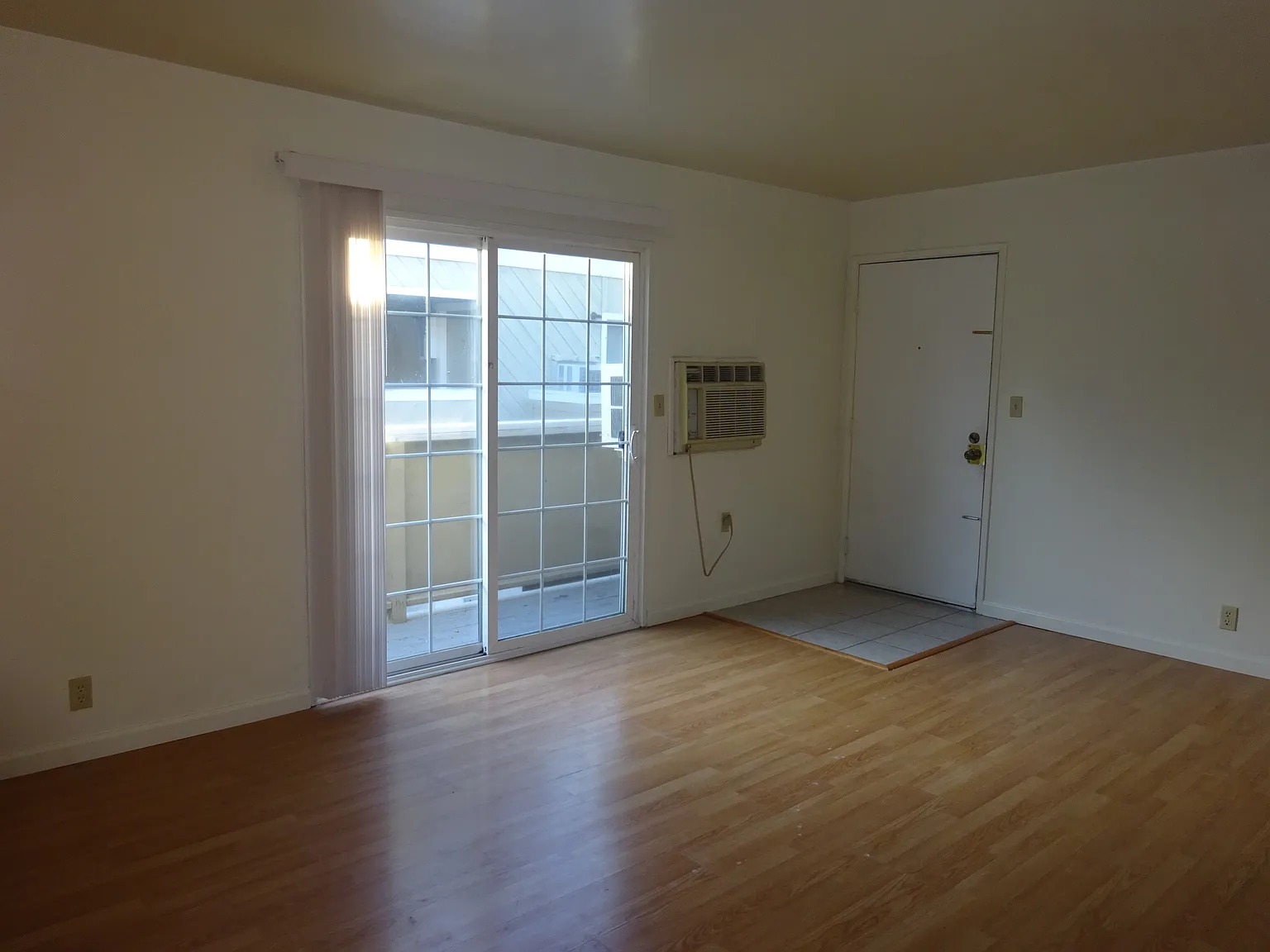 1600 Broadway Street — Photo 4