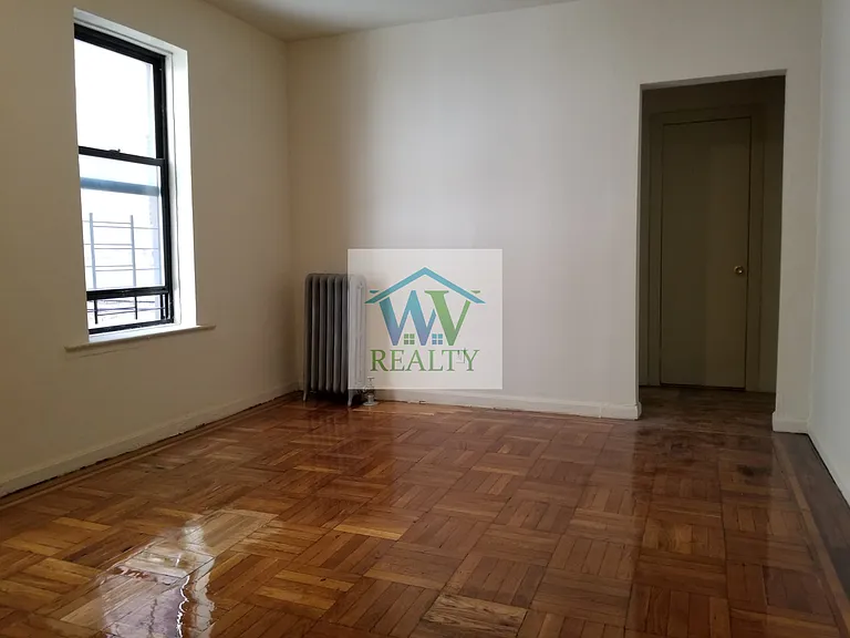 2835 Bainbridge Ave #B6 — Photo 3