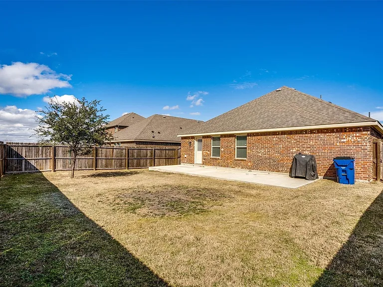 1515 Arabella Ave — Photo 2