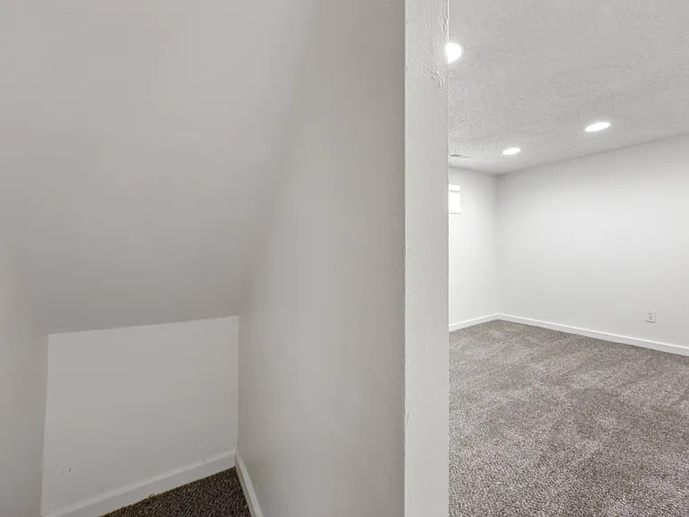 1217 E 14th Ave. — Photo 14