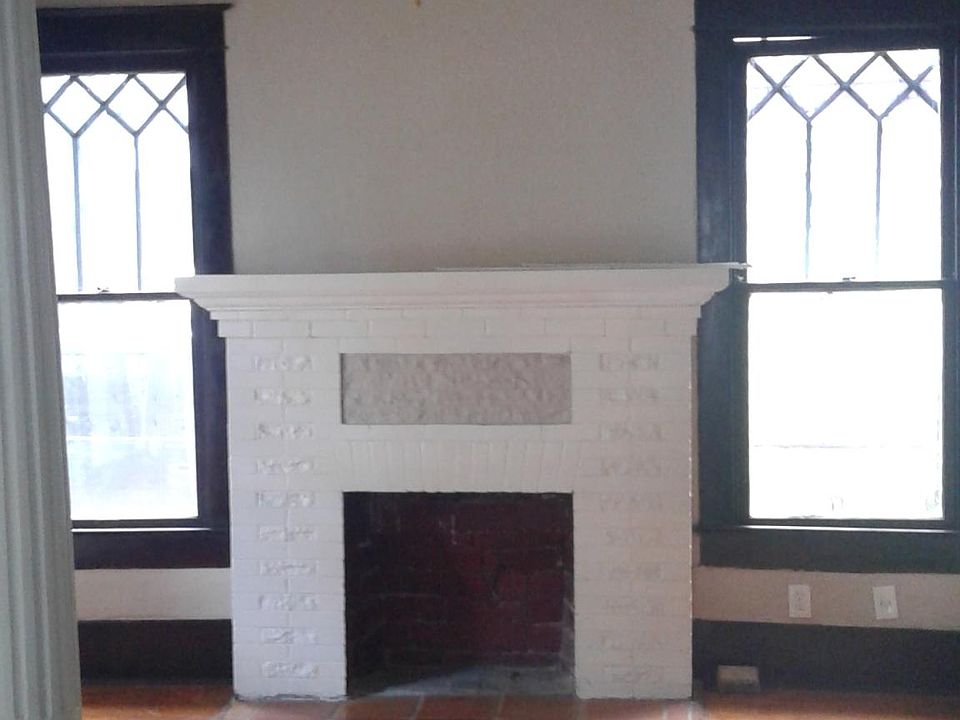 1st image of 141 Weymouth St