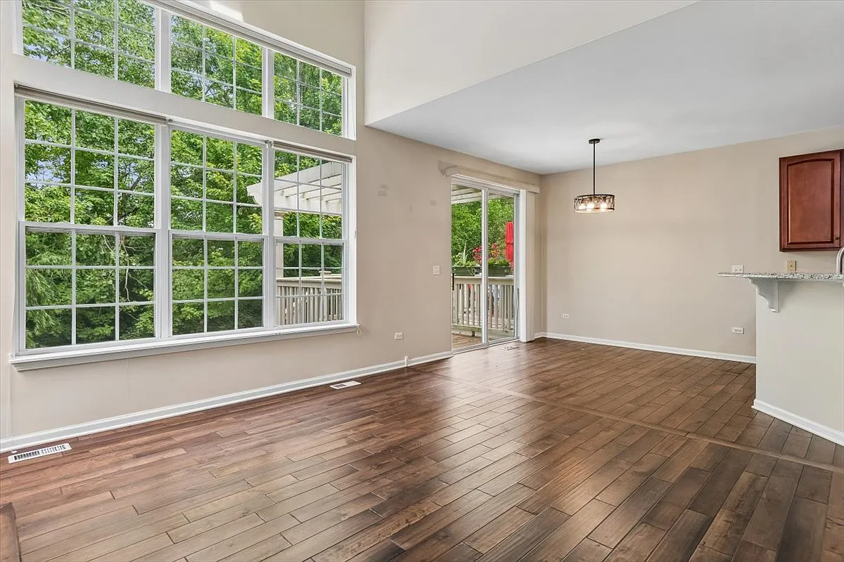 2 bed, 3.5 bath, 2000 sqft, $3,000 — Photo 4