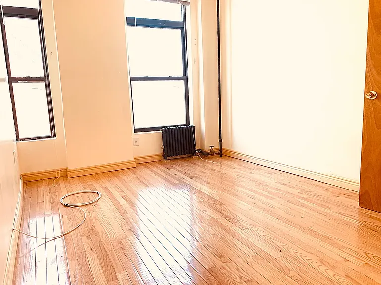 6 Brevoort Pl #3 — Photo 9