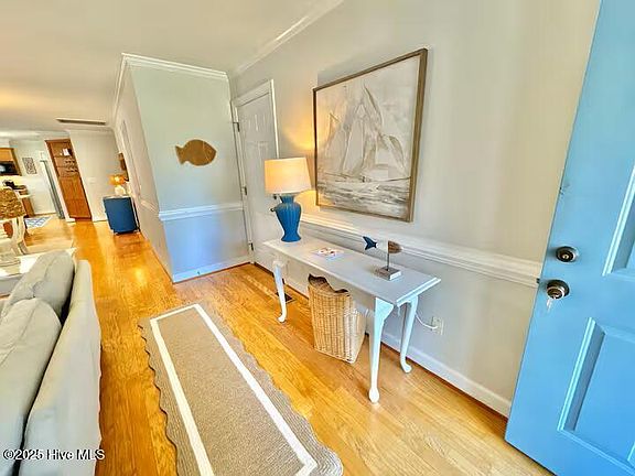 5th image of 111 NE 39th Street