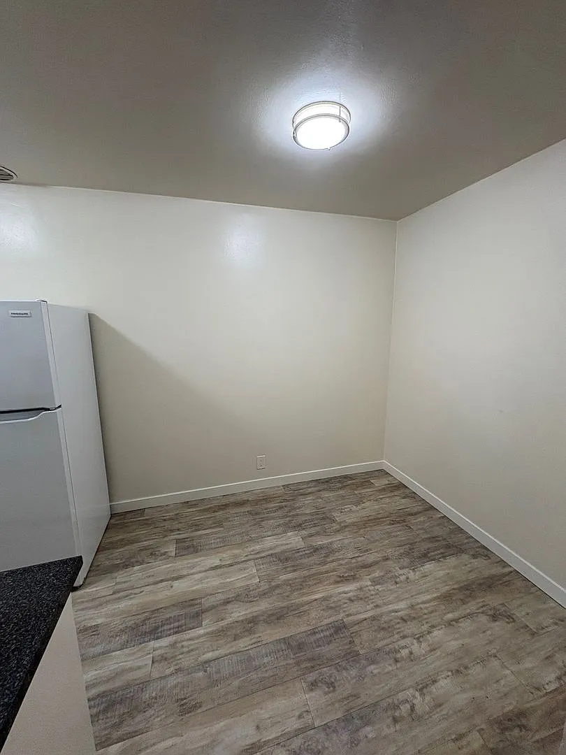 4714 Slauson Ave — Photo 4