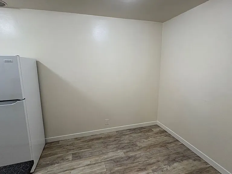 4714 Slauson Ave — Photo 4