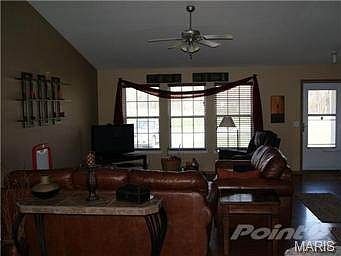 2nd image of 223 N Lindsey Rd