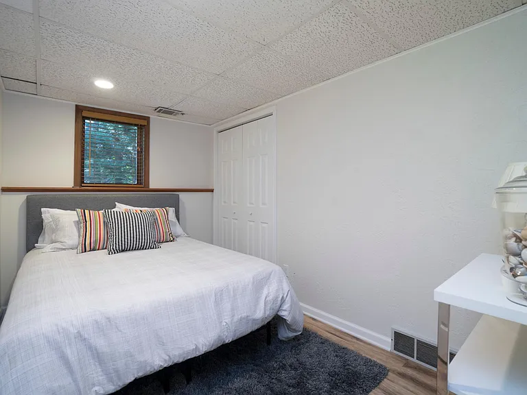 Queen Bed
