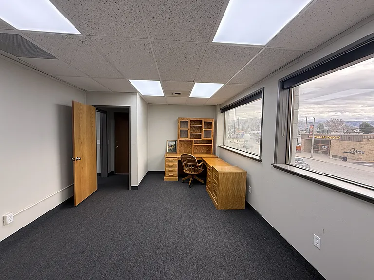 217 E Woodin Ave #2-F — Photo 6