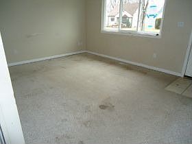 4th image of 23718 Beverly St
