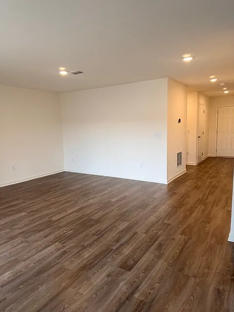 Building Photo - 305 McCleary Ln