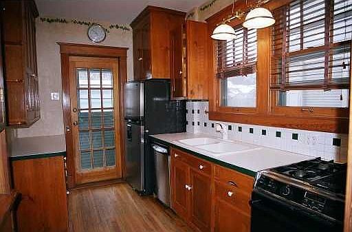 4th image of 1311 W Huron St