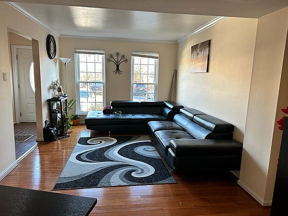 3rd image of 7709 Norsham Ln