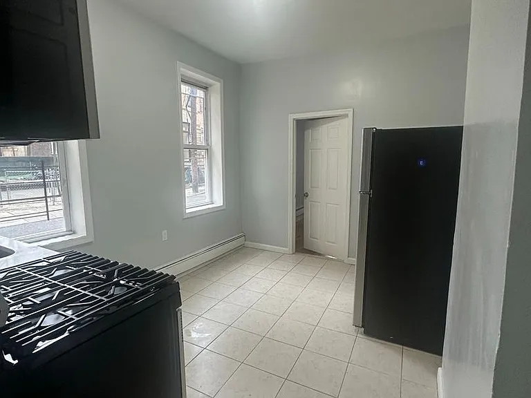 810 - OM-810 West Street LLC — Photo 2