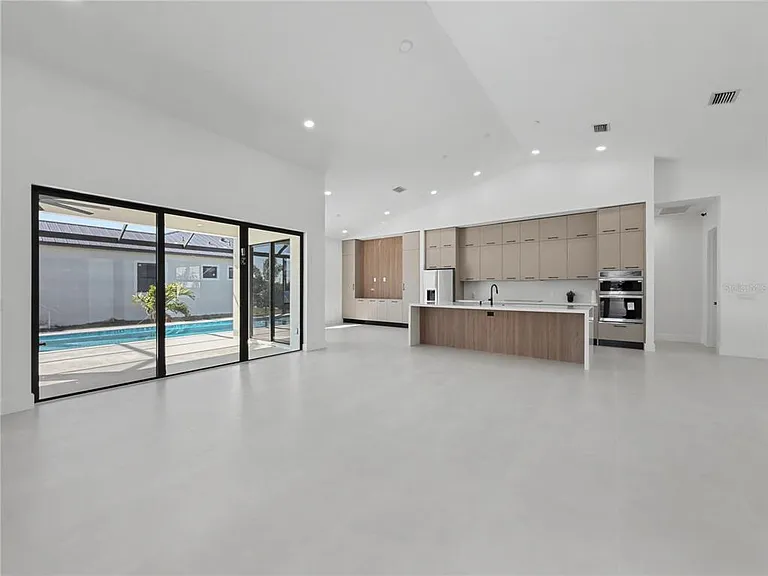14687 Lillian Cir — Photo 8