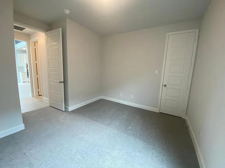1702 Swayback Ln — Photo 32